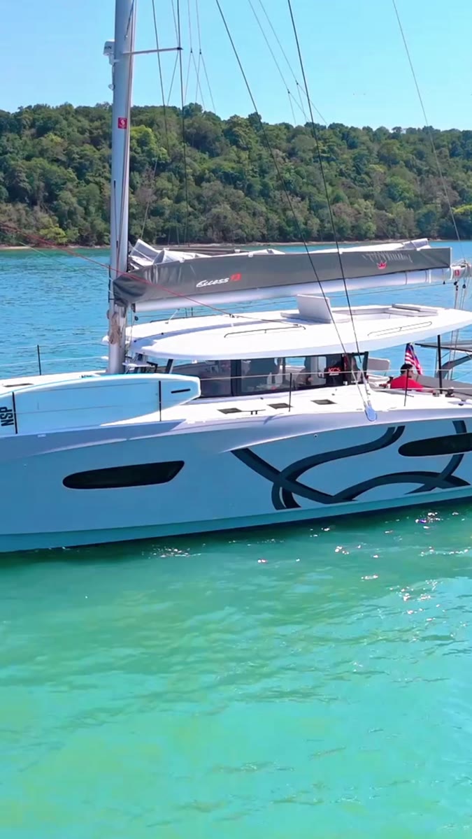Primus Marine — Excess 13 charter film
